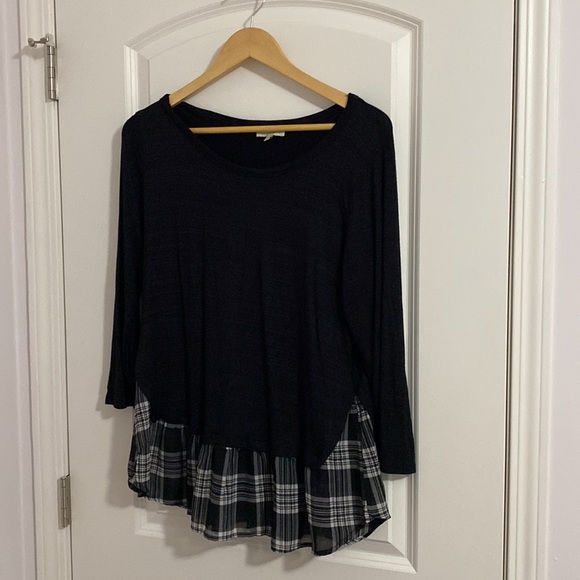 CHENAULT - plaid top. NO TAG. - Picture 6 of 7